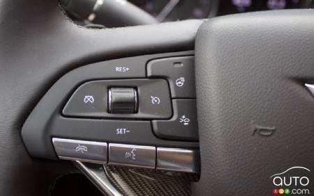 Button for heating steering wheel