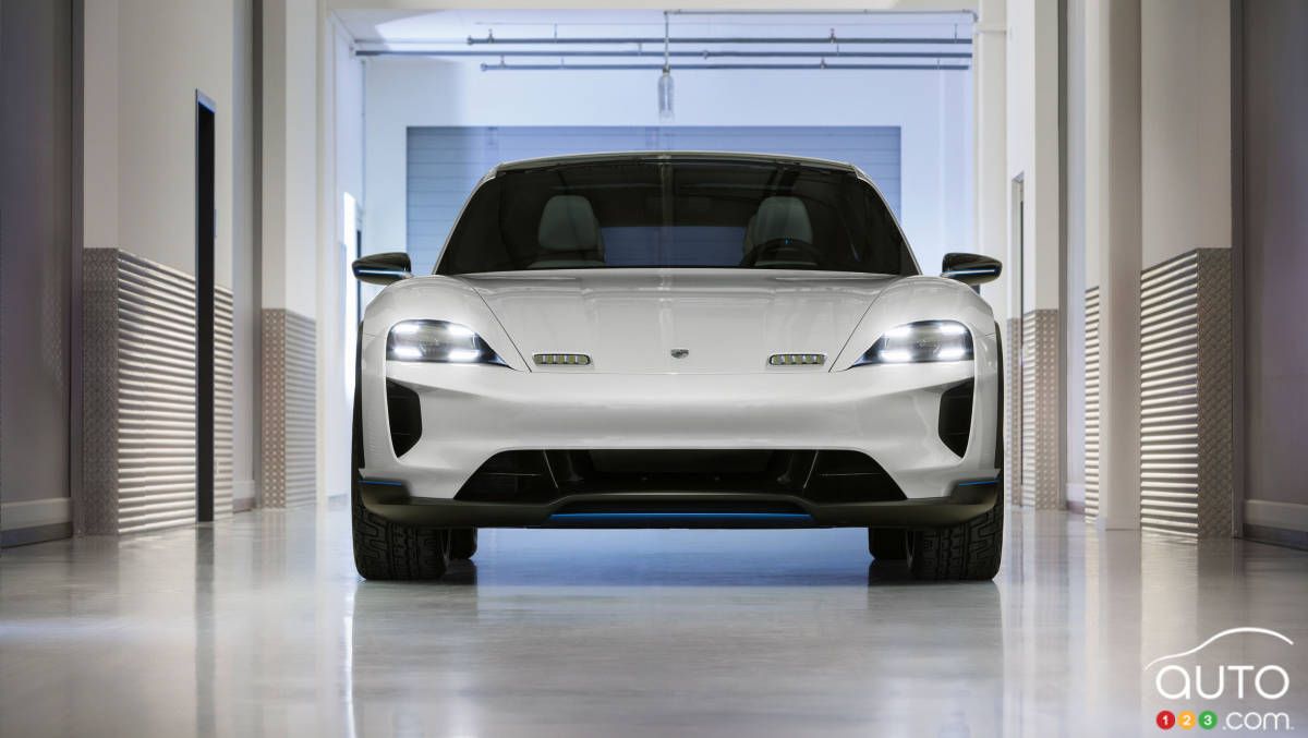 Porsche dévoile les nouvelles 911, prototype VUM à Genève