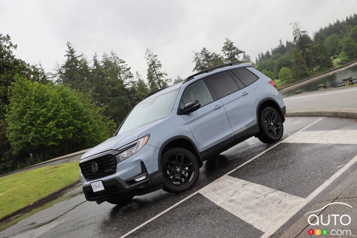 Honda Passport Black Edition 2024, trois quarts avant