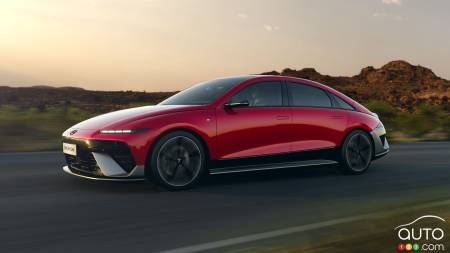 Hyundai Ioniq 6 N Line 2026, de profil