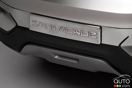 Lettres sur l'arrière du prototype Hyundai Santa Cruz, 2015