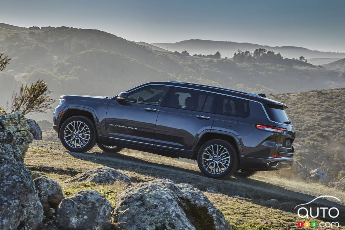 Jeep Grand Cherokee L 2024, de profil