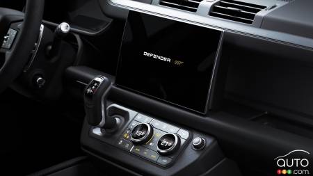 Land Rover Defender James Bond Edition, multimedia screen