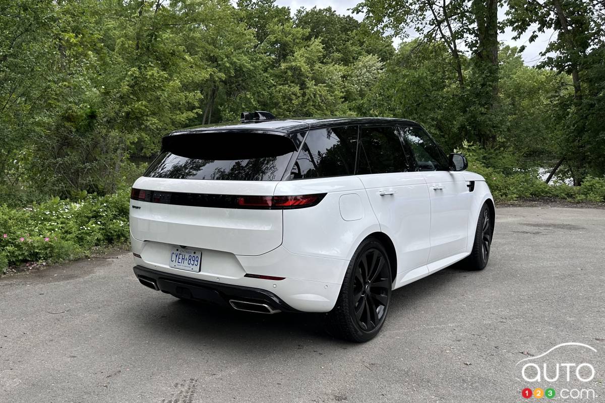 Land Rover Range Rover Sport P400 2024, trois quarts arrière