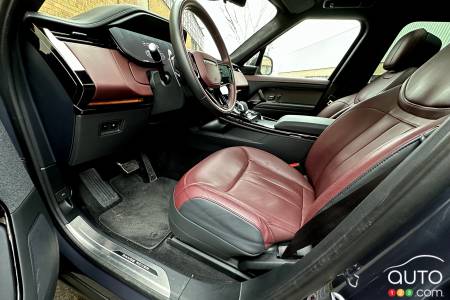 Seating of 2023 Land Rover Range Rover Sport PHEV