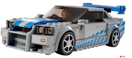 Lego's Nissan Skyline GT-R - Three-quarters front
