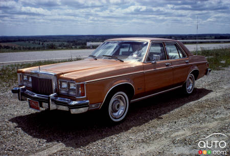 Lincoln Versailles 1977