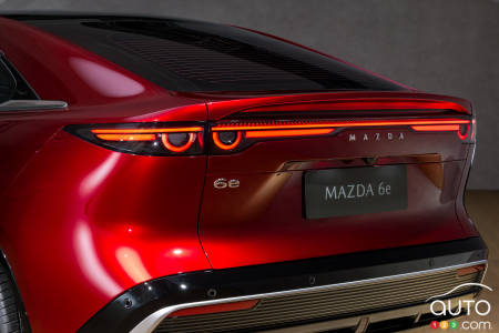 Mazda6e، الإضاءة الخلفية