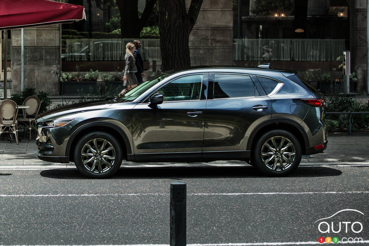 Mazda CX-5 Signature 2020, profil