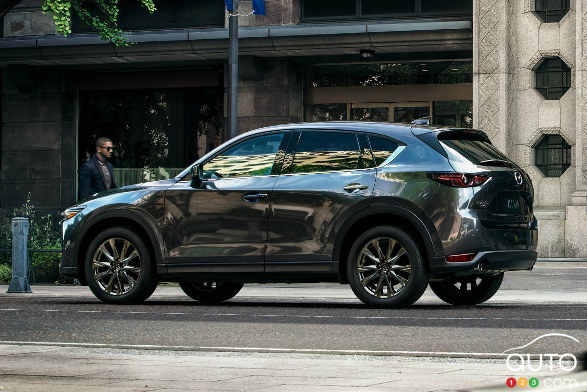 The 19 Mazda Cx 5 Gets A Signature Trim New Turbo Engine Car News Auto123