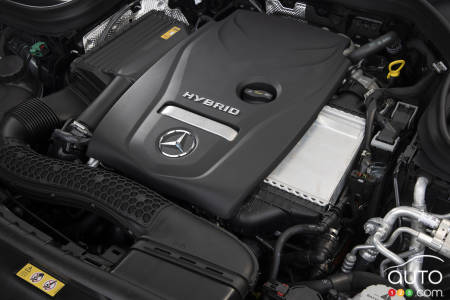 Mercedes-Benz GLC 350e 4MATIC, engine