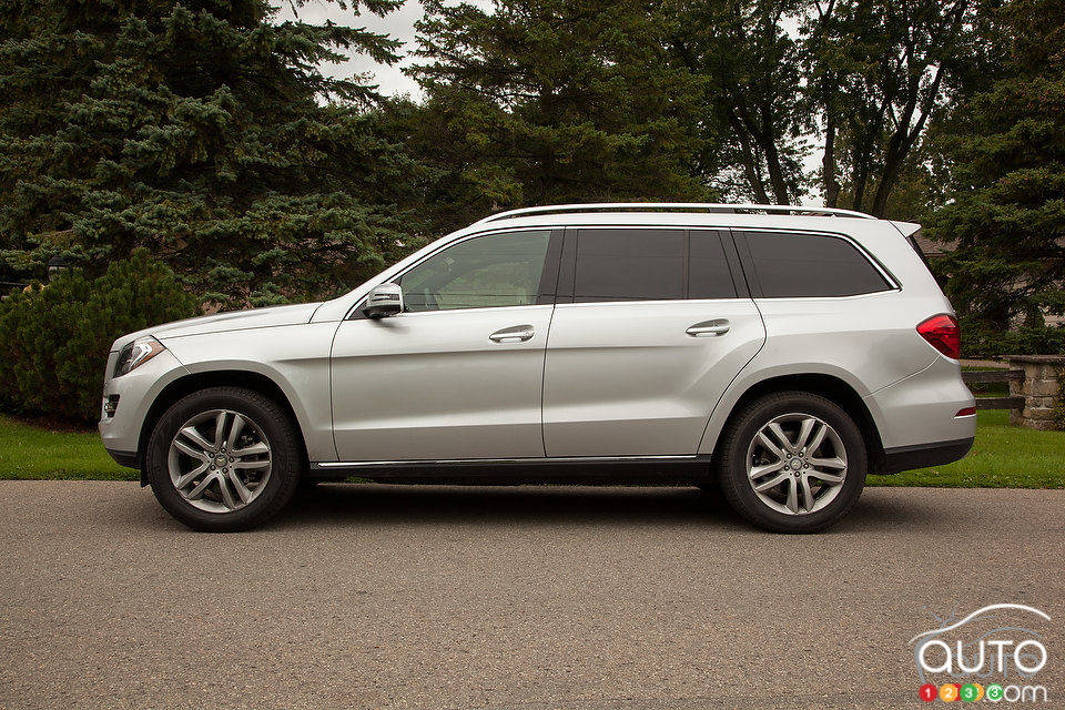 Mercedes-Benz GL Review: GL350 BlueTec - Drive