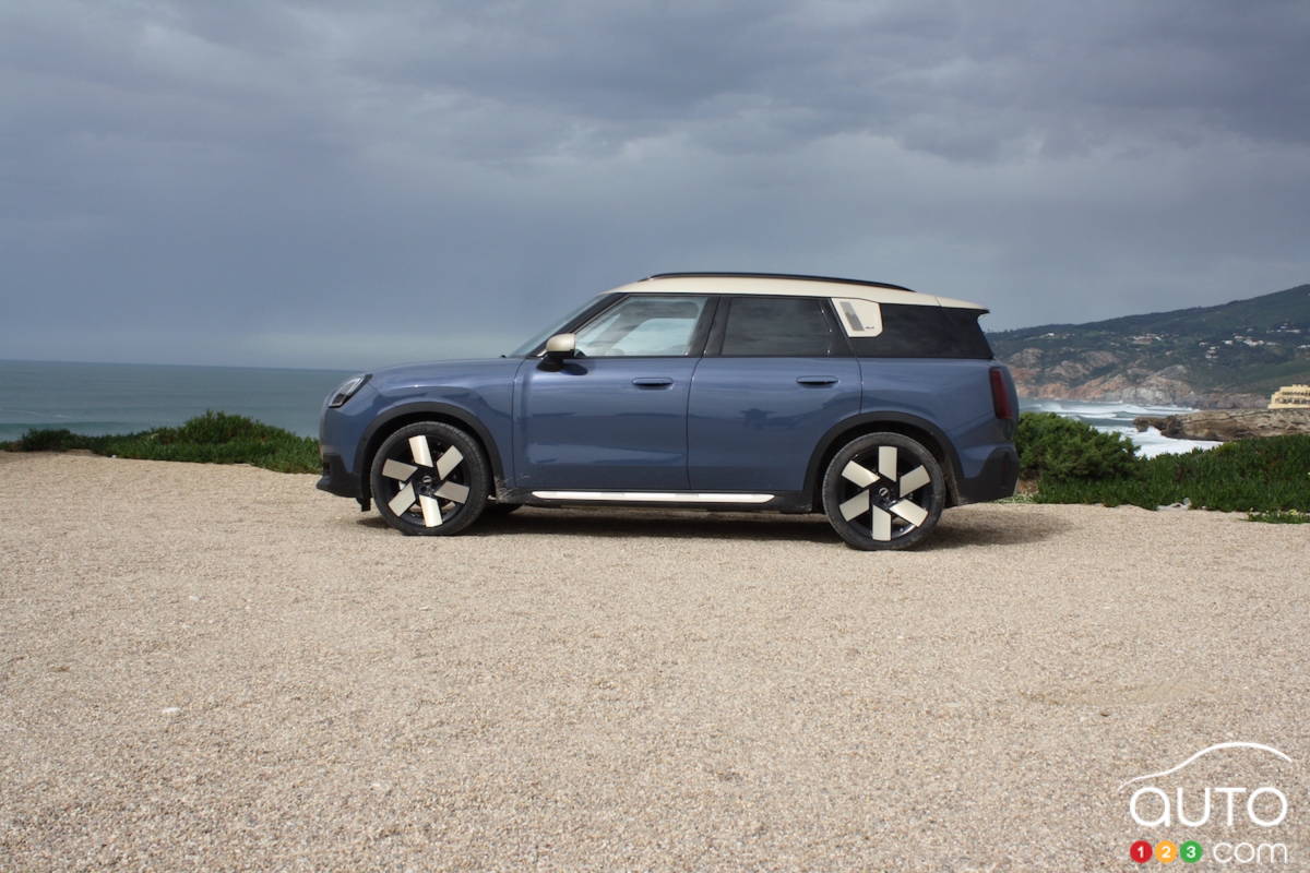 2025 Mini Countryman SE First Drive | Car News | Auto123