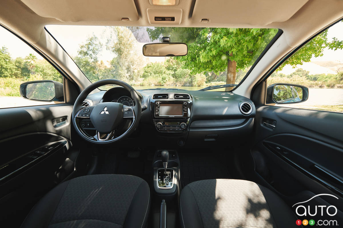 Mitsubishi Mirage, intérieur