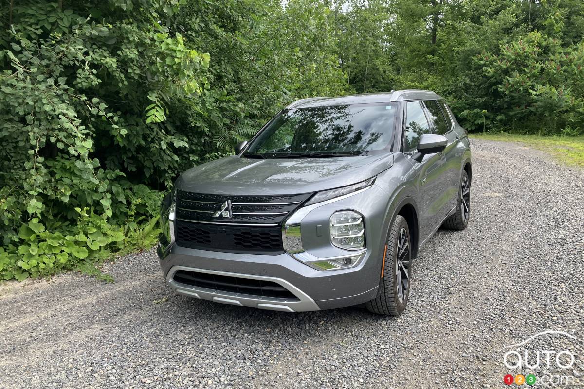 Mitsubishi Outlander PHEV 2024