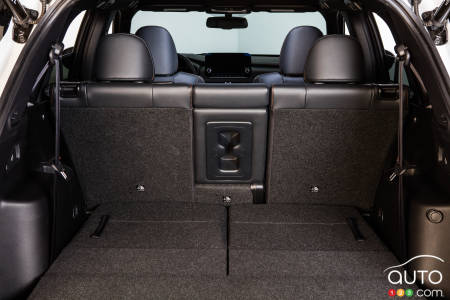 2022 Mitsubishi Outlander, trunk