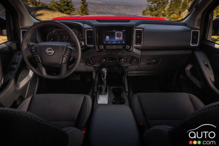 Nissan Frontier Hardbody 2024, intérieur