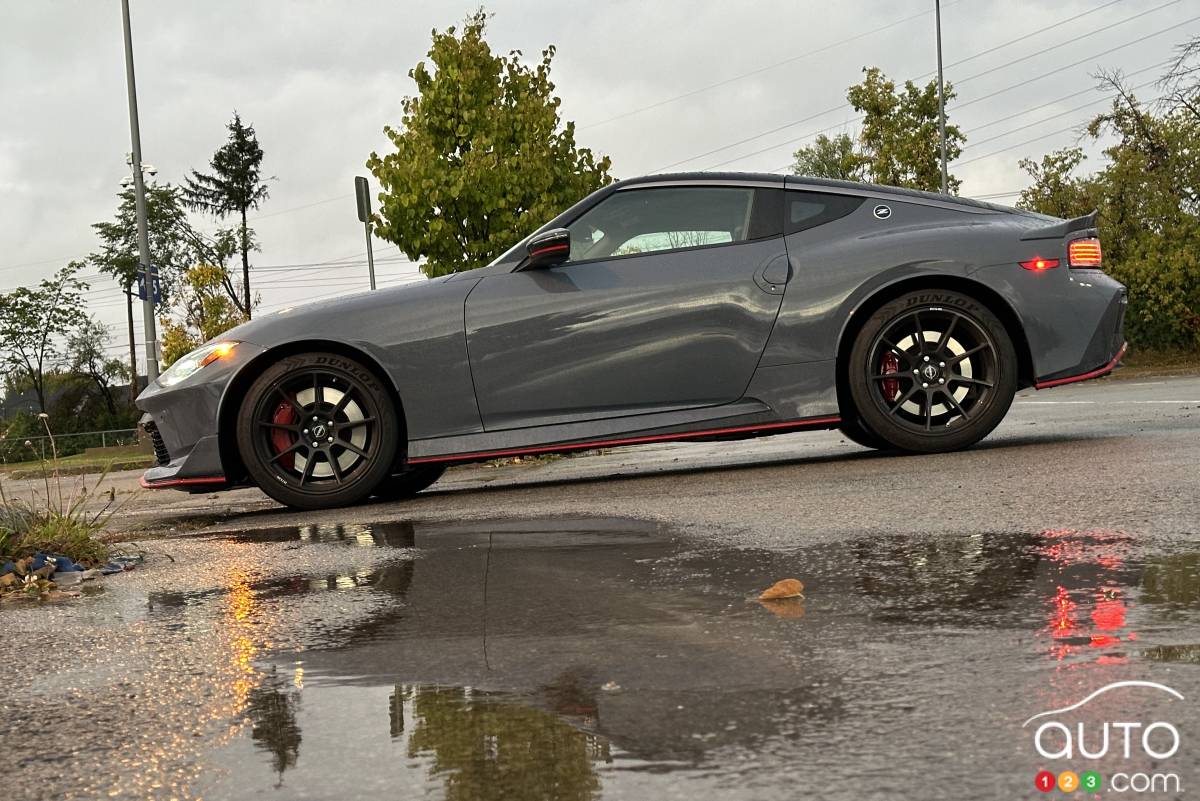 Nissan Z NISMO 2024, de profil