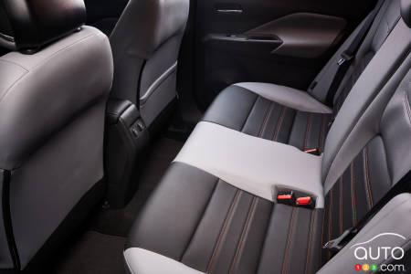 Nissan Kicks, second-row seats