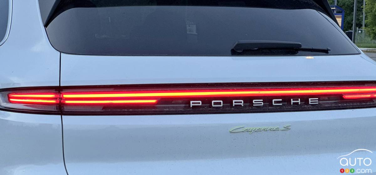 Porsche Cayenne S E-Hybrid 2024, feux