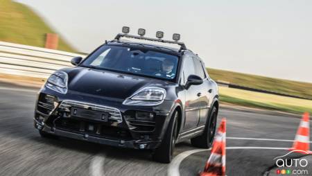 Porsche Macan EV 2024 - En piste