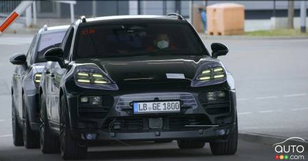 Porsche Macan EV 2024 - Avant