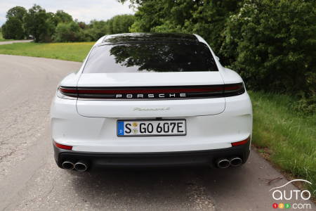 Porsche Panamera E-Hybrid 2025, arrière