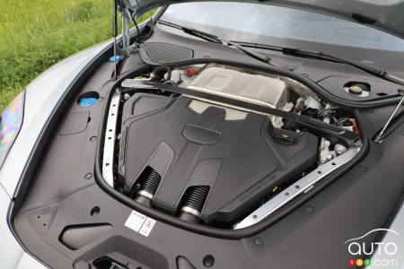 2025 Porsche Panamera E-Hybrid, under the hood