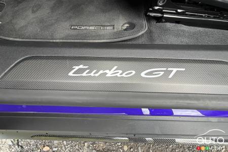 Porsche Taycan Turbo GT 2025, écusson Turbo GT