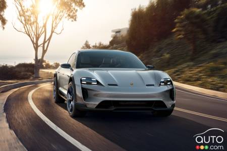 Porsche Mission E-Cross concept