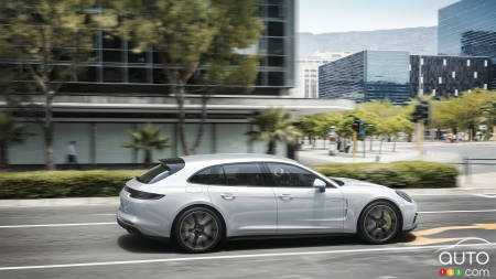 Porsche Panamera 4 e-hybrid Sport Turismo, profil