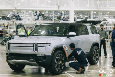 Rivian R1S