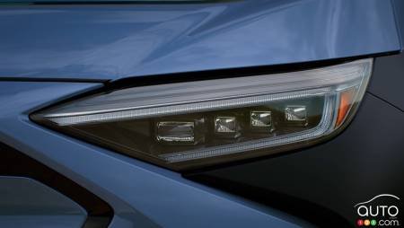 2023 Subaru Solterra, headlight
