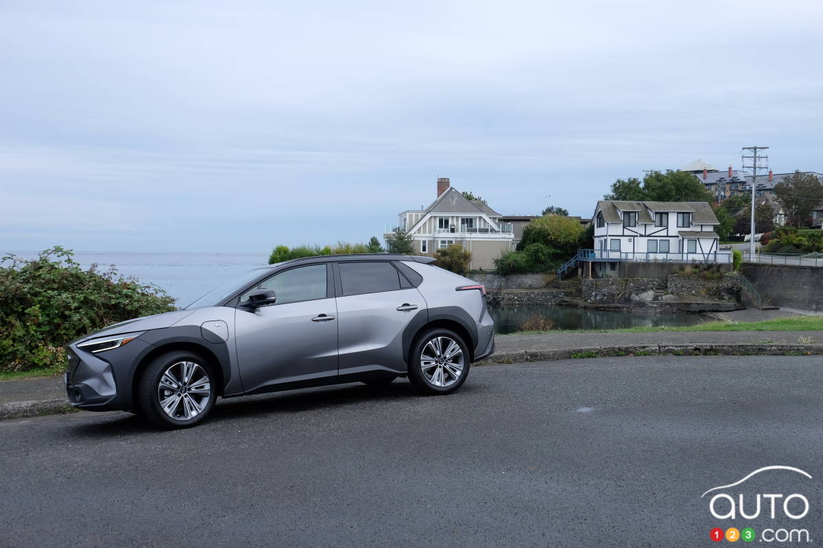 Subaru Solterra 2024, profil