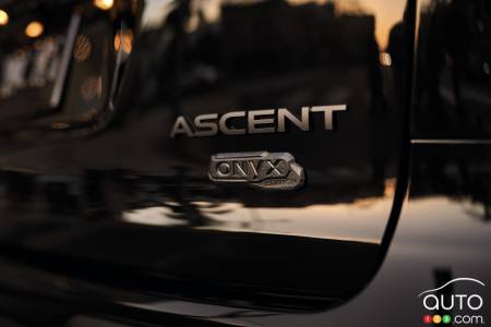 2022 Subaru Ascent Onyx, badging