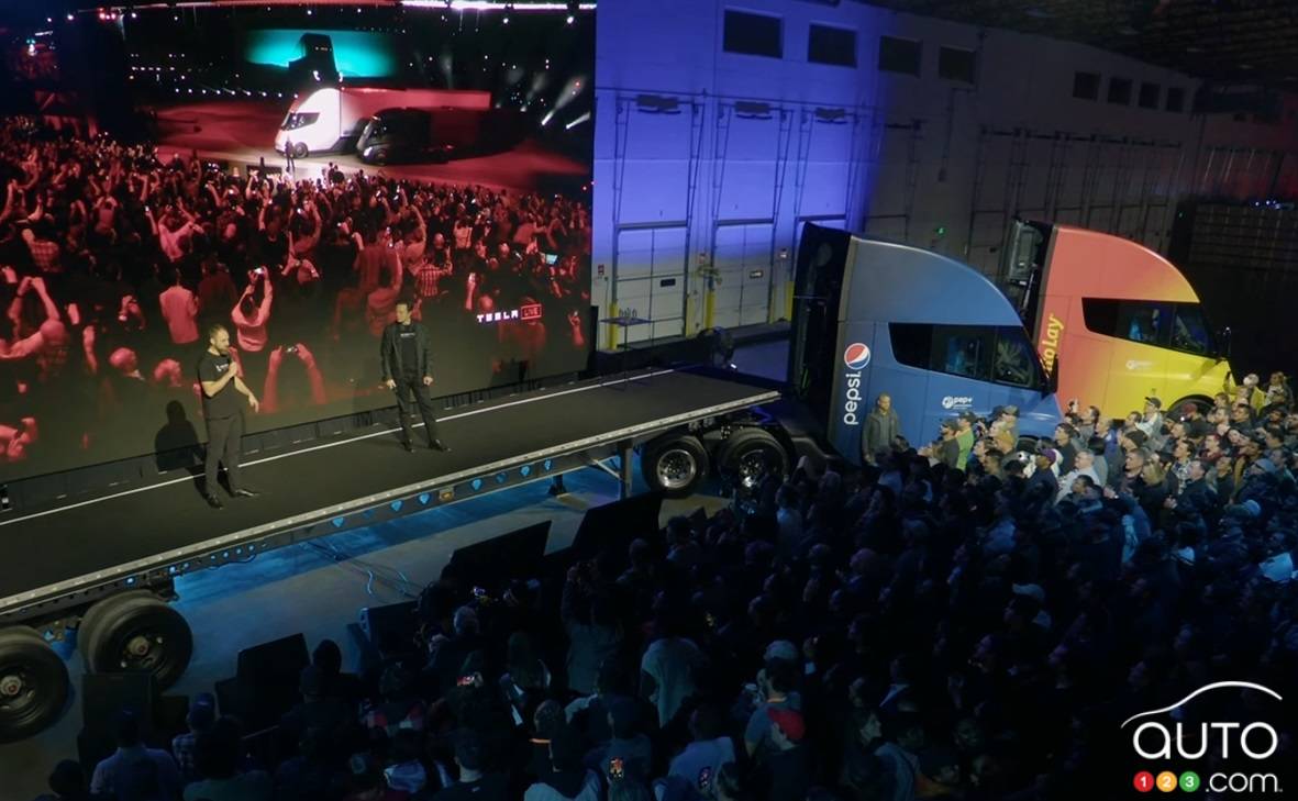 L'annonce des premières livraisons de camions Tesla Semi