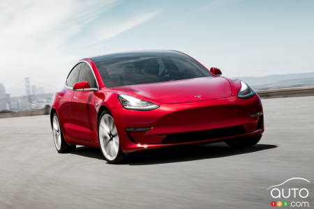 Teslaa Model 3