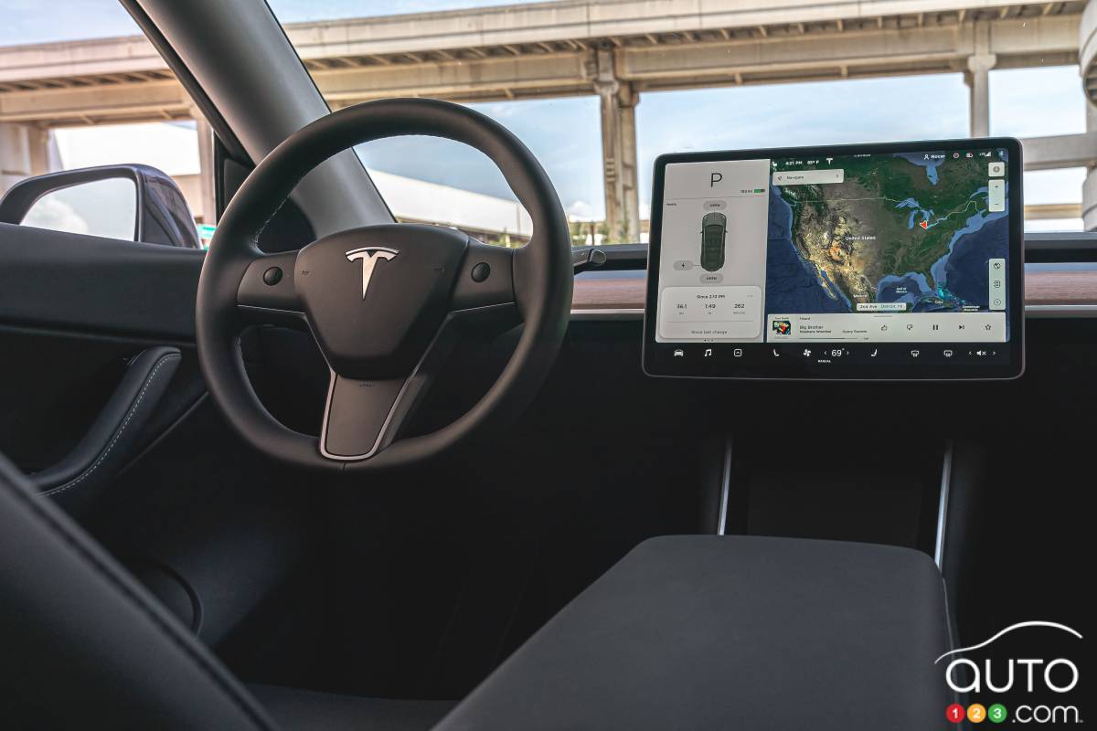 Tesla Model Y, écran multimédia