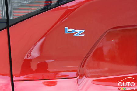 Toyota bZ 2026, badging
