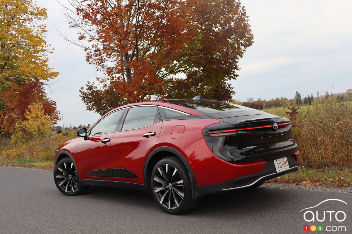 Toyota Crown 2023, trois quarts arrière