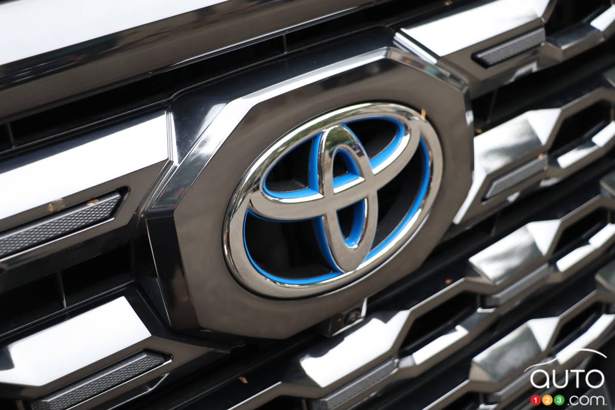 Toyota Tundra hybride Platinum 2024, écusson Toyota