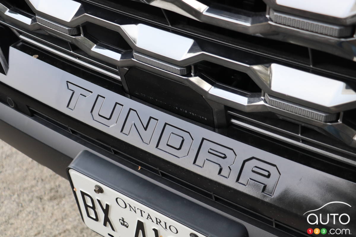 Toyota Tundra hybride Platinum 2024, lettres Tundra sur le hayon
