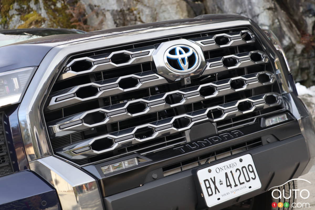 Toyota Tundra hybride Platinum 2024, calandre
