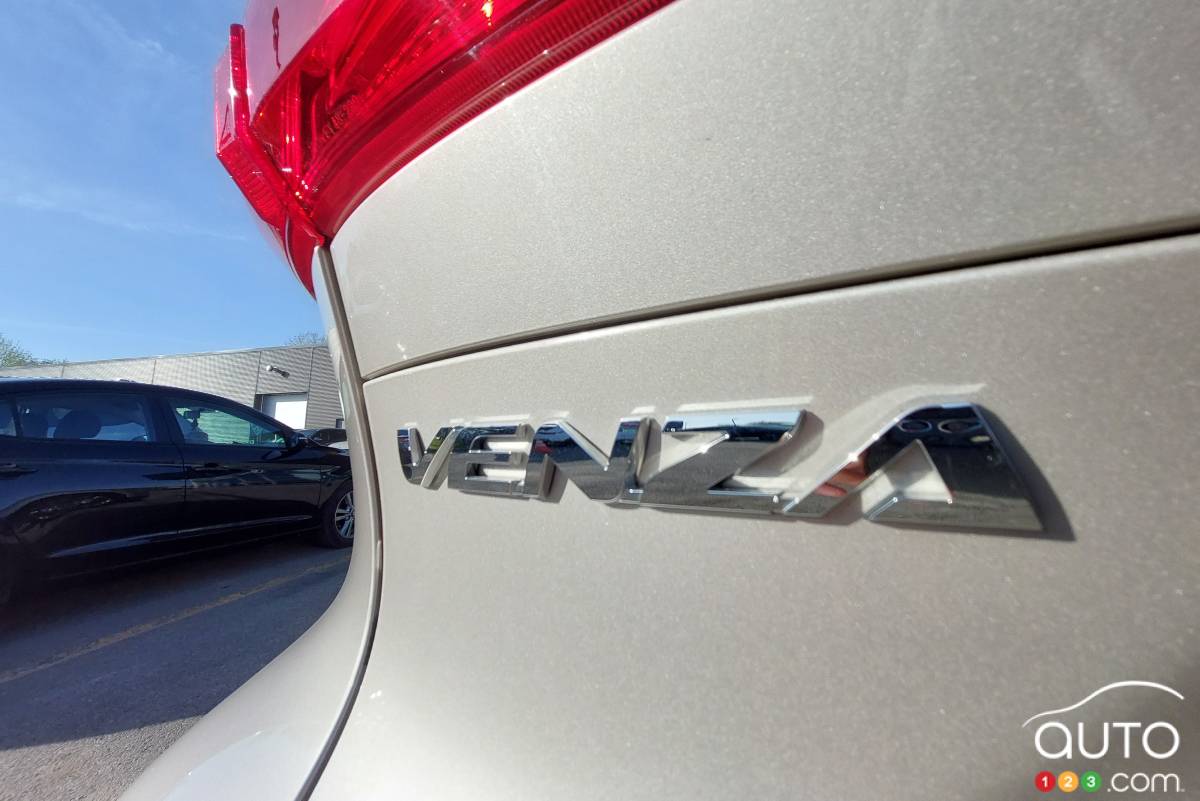 Toyota Venza 2022/23 - Logo