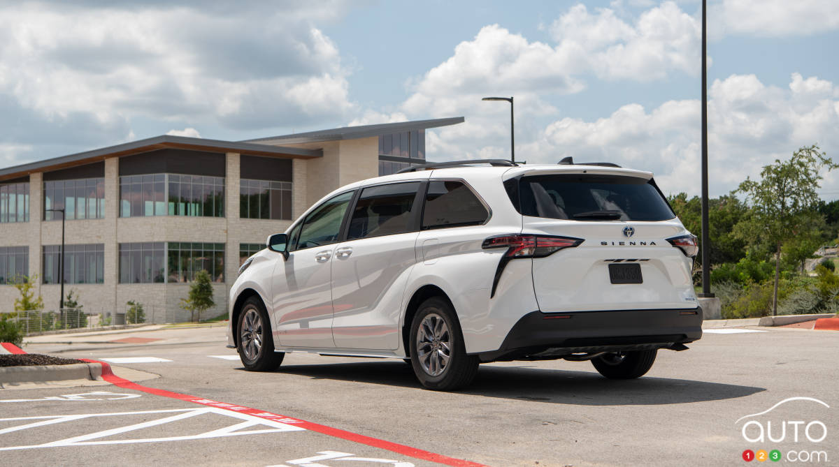 Toyota Sienna, trois quarts arrière