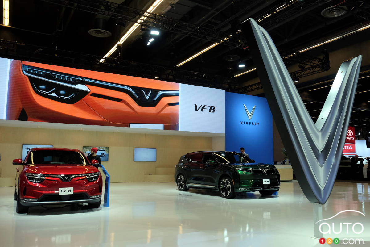 Les VinFast VF 8 et VF 8 au Salon de l'auto de Montréal en 2023