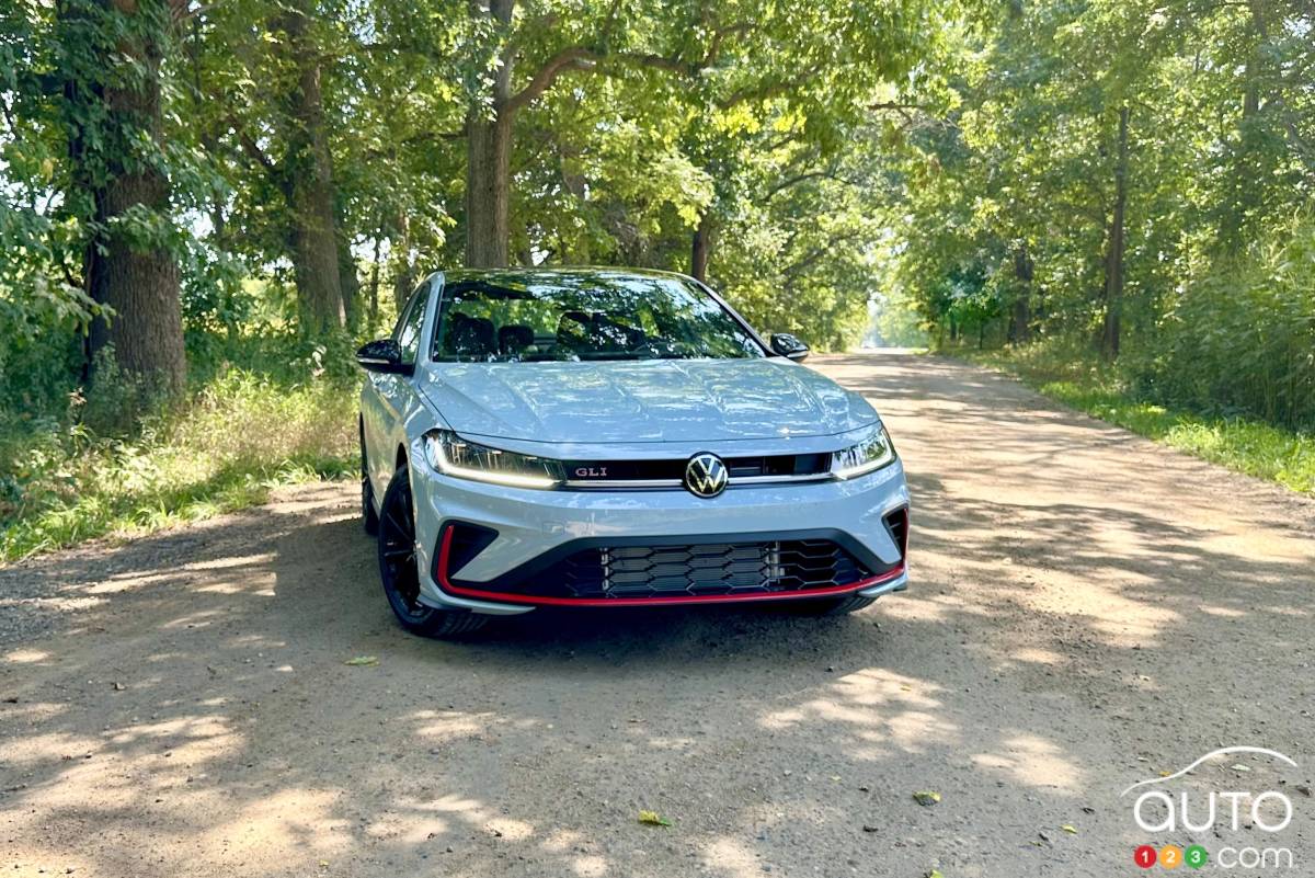 Volkswagen Jetta GLI 2025, avant