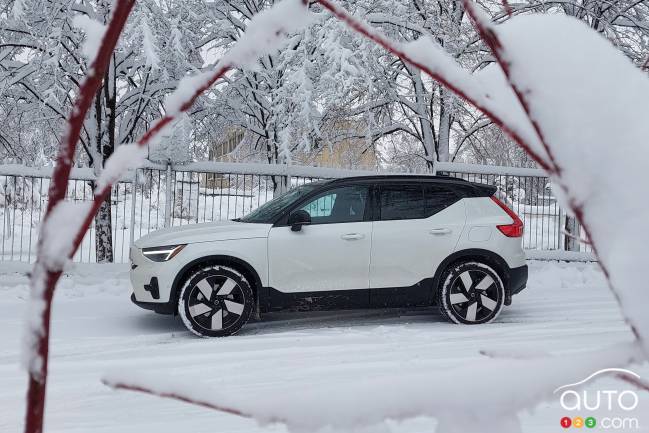 2024 Volvo XC-40 recharge