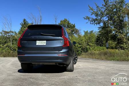 The 2025 Volvo XC90 T8, rear