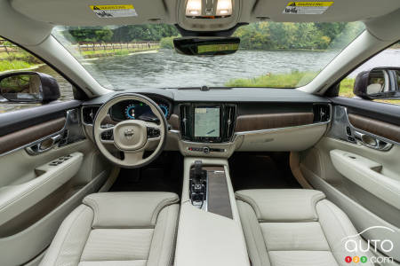 Interior of 2024 Volvo V90 Cross Country